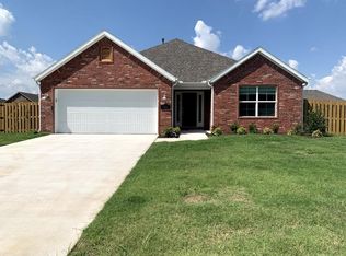 428 Concho St, Farmington, AR 72730