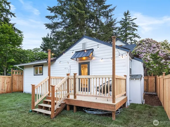 11550 22nd Avenue NE, Seattle, WA 98125