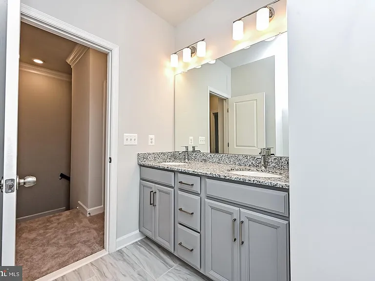 4404 Fair Lakes Ct — Photo 34