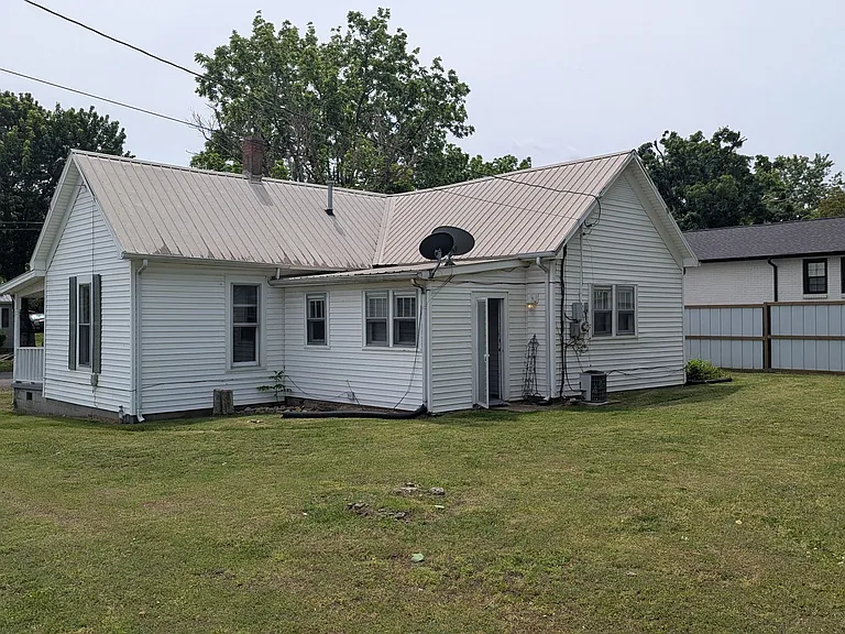 408 Church St — Photo 16