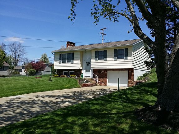 2nd image of 63092 Hickory Ln