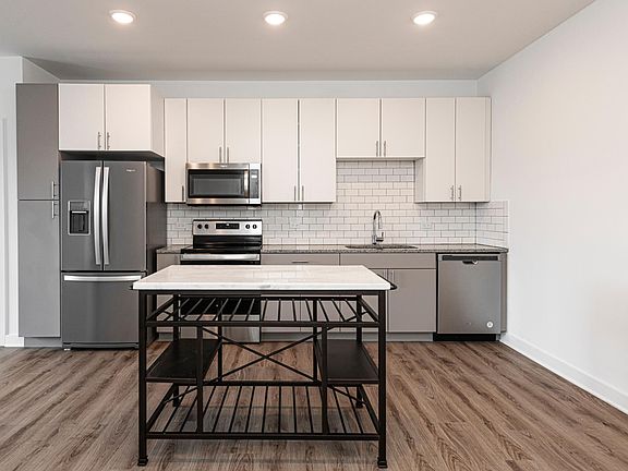 2nd image of 384 William St #202