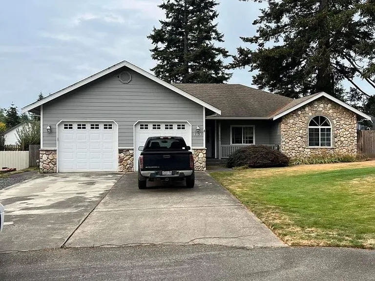 703 W Del Ray Dr — Photo 2