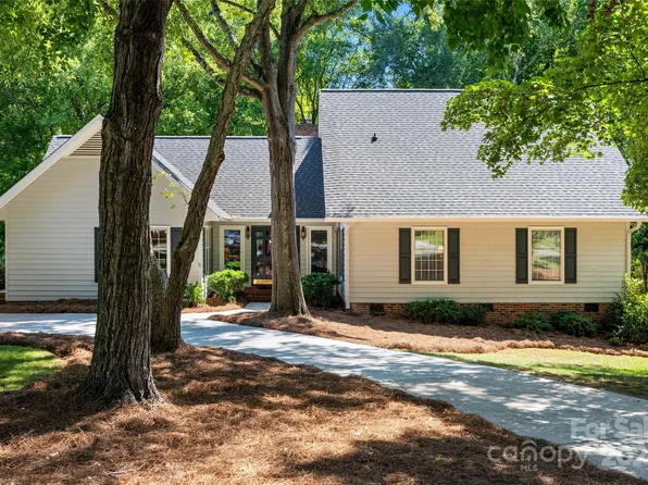 5225 Camilla Dr, Charlotte, NC 28226