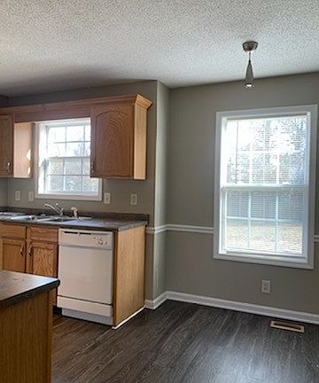3rd image of 3399 Dresden Way