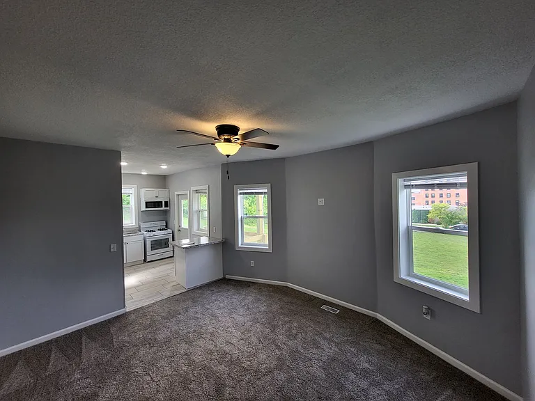 613 Pershing Ave — Photo 17