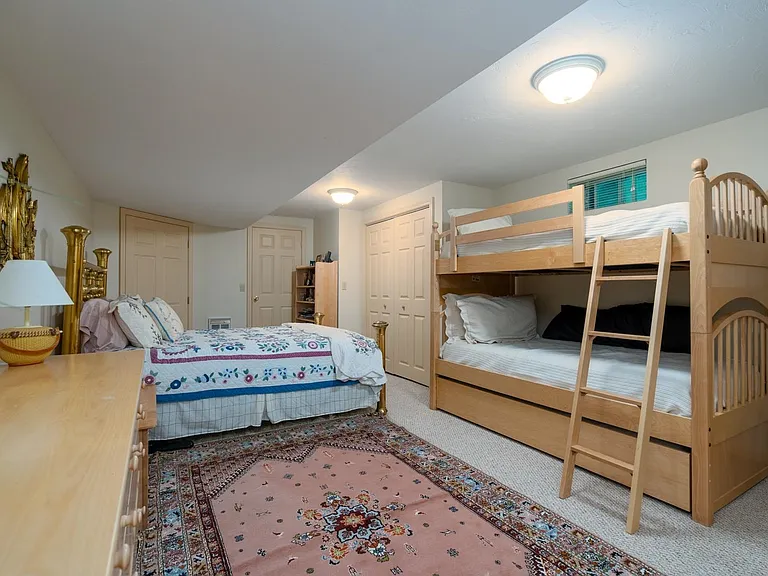 39 Robertson Dr — Photo 28