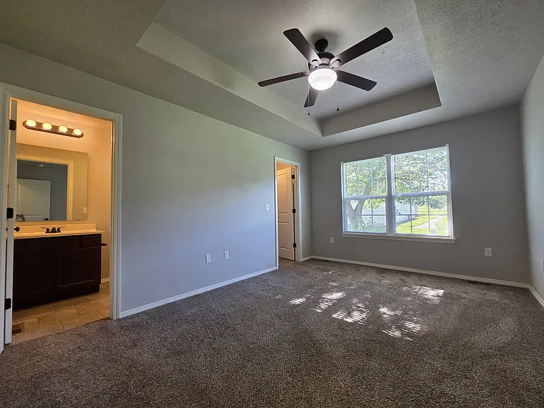 539 Welch St — Photo 7