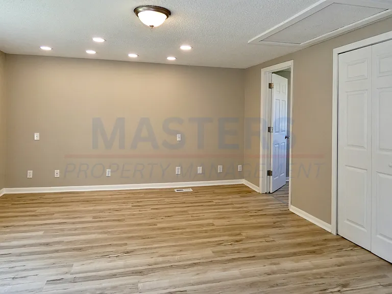 2163 Hoops Dr — Photo 9