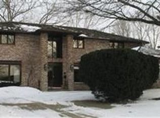 2721 Sulgrave Rd, Beachwood, OH 44122