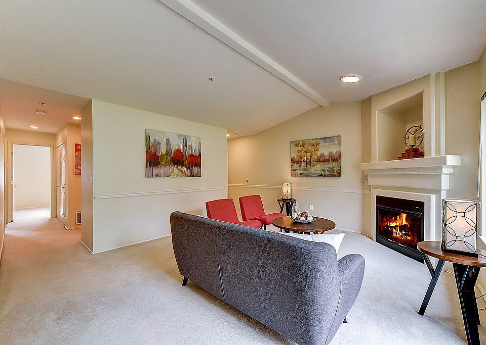 1st image of 25235 SE Klahanie Blvd APT N303