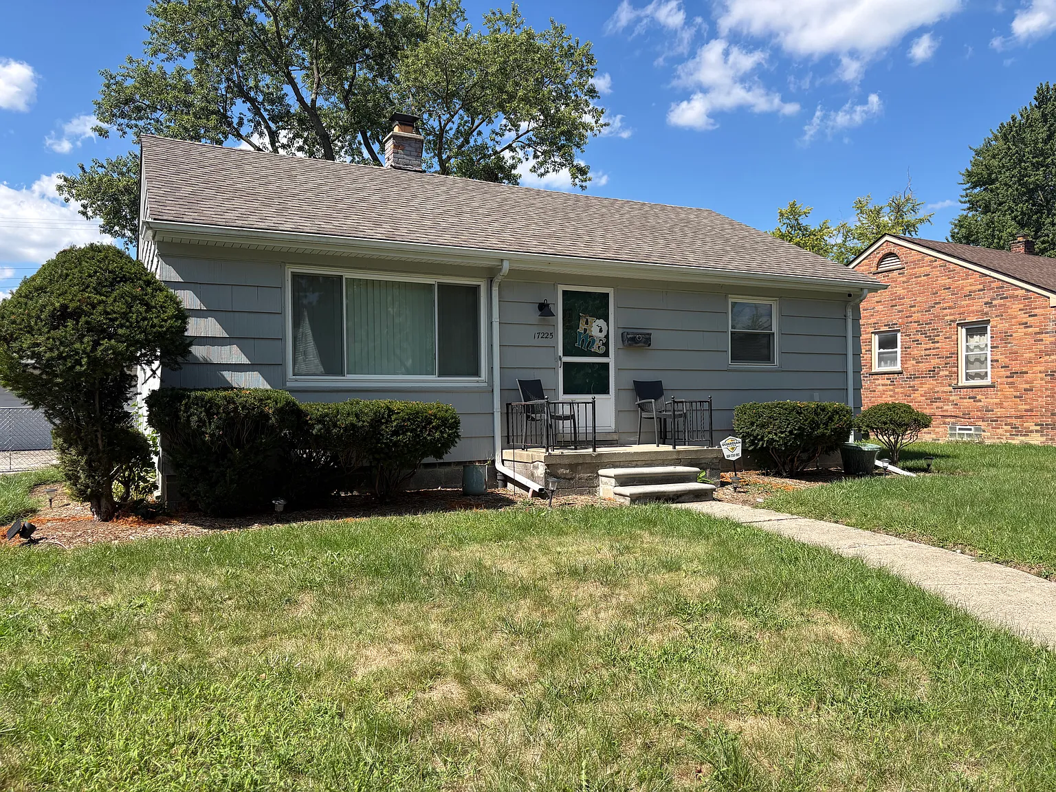 3 bed, 1367 sqft, $1,800 — Photo 1
