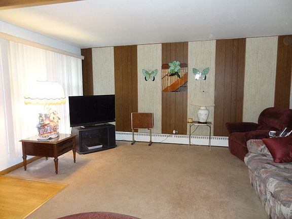 2nd image of 2904 Calwagner St