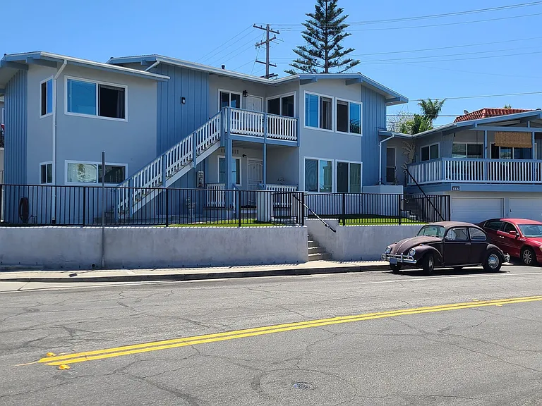 207 Avenida Santa Barbara #C — Photo 1