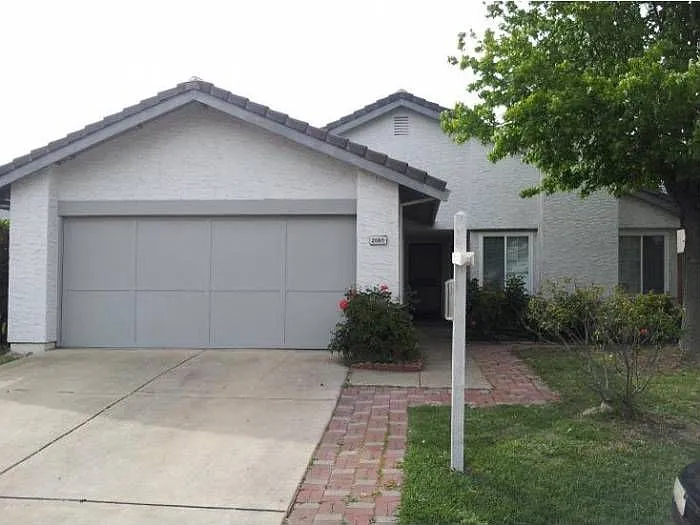 2060 Biscay Dr photo 1