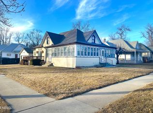 325 1st St SW, Watertown, SD 57201