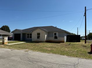 1410 13th St, Brownwood, TX 76801