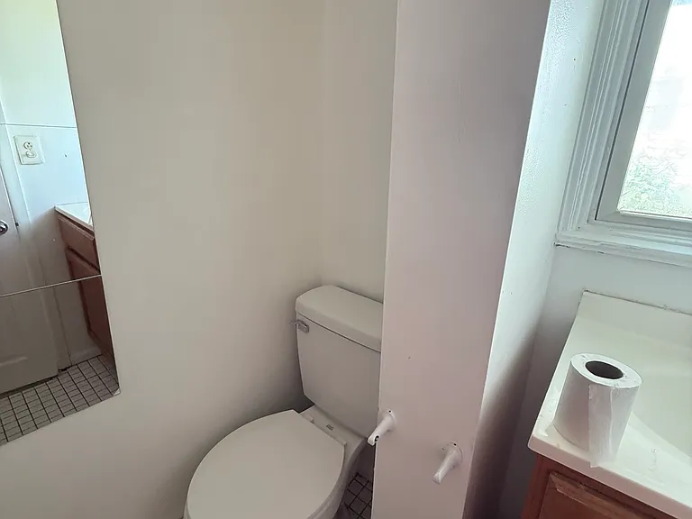 1073 Madison Ave #1 — Photo 9