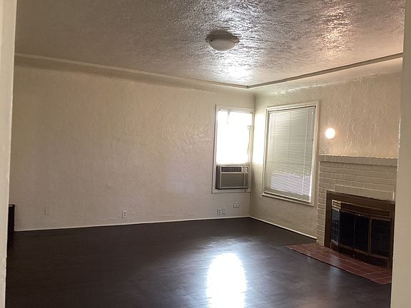 3rd image of 1801 Norris Dr E