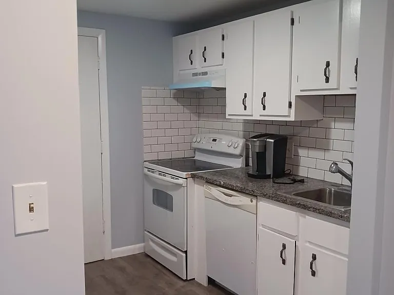 20 Erick Rd — Photo 4