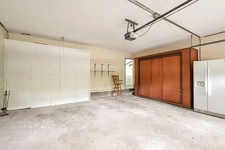 2-Car Garage