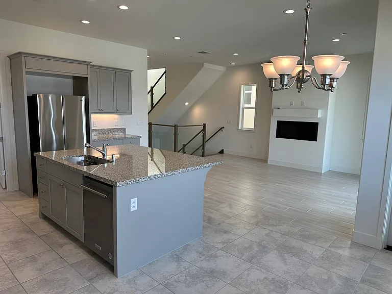 180 Sage St — Photo 3
