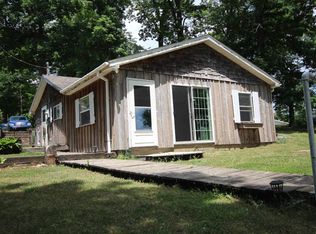 17367 Stevens Forest Lake St, Cassopolis, MI 49031