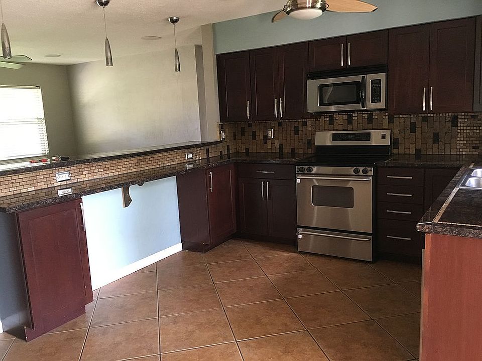 1st image of 1260 Caracas Ave
