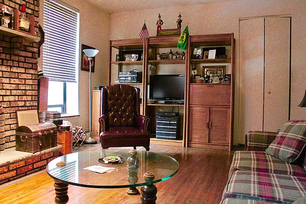 Rented by Eljay Realty, Co. | media 2