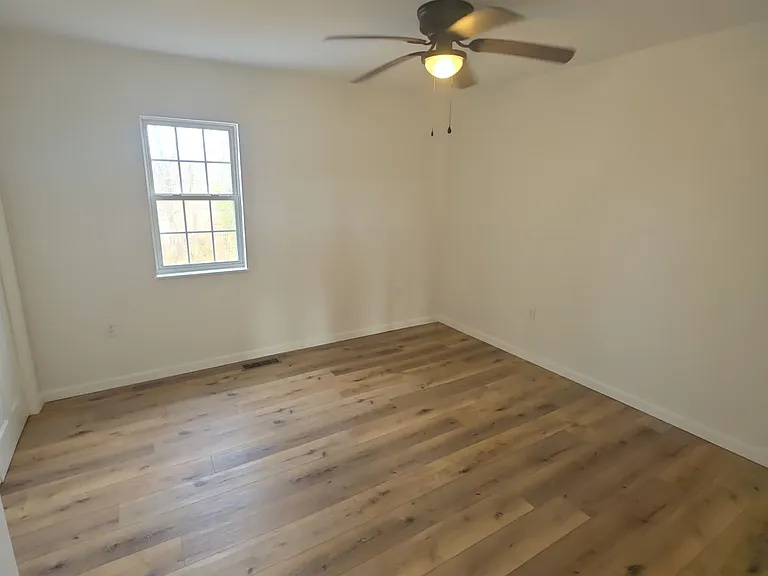 1301 Phillips Dr — Photo 4