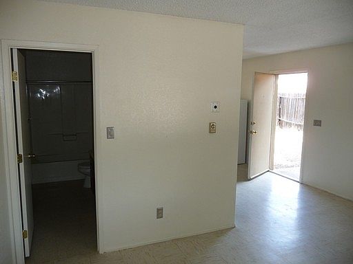 4th image of 3713 E Blacklidge Dr