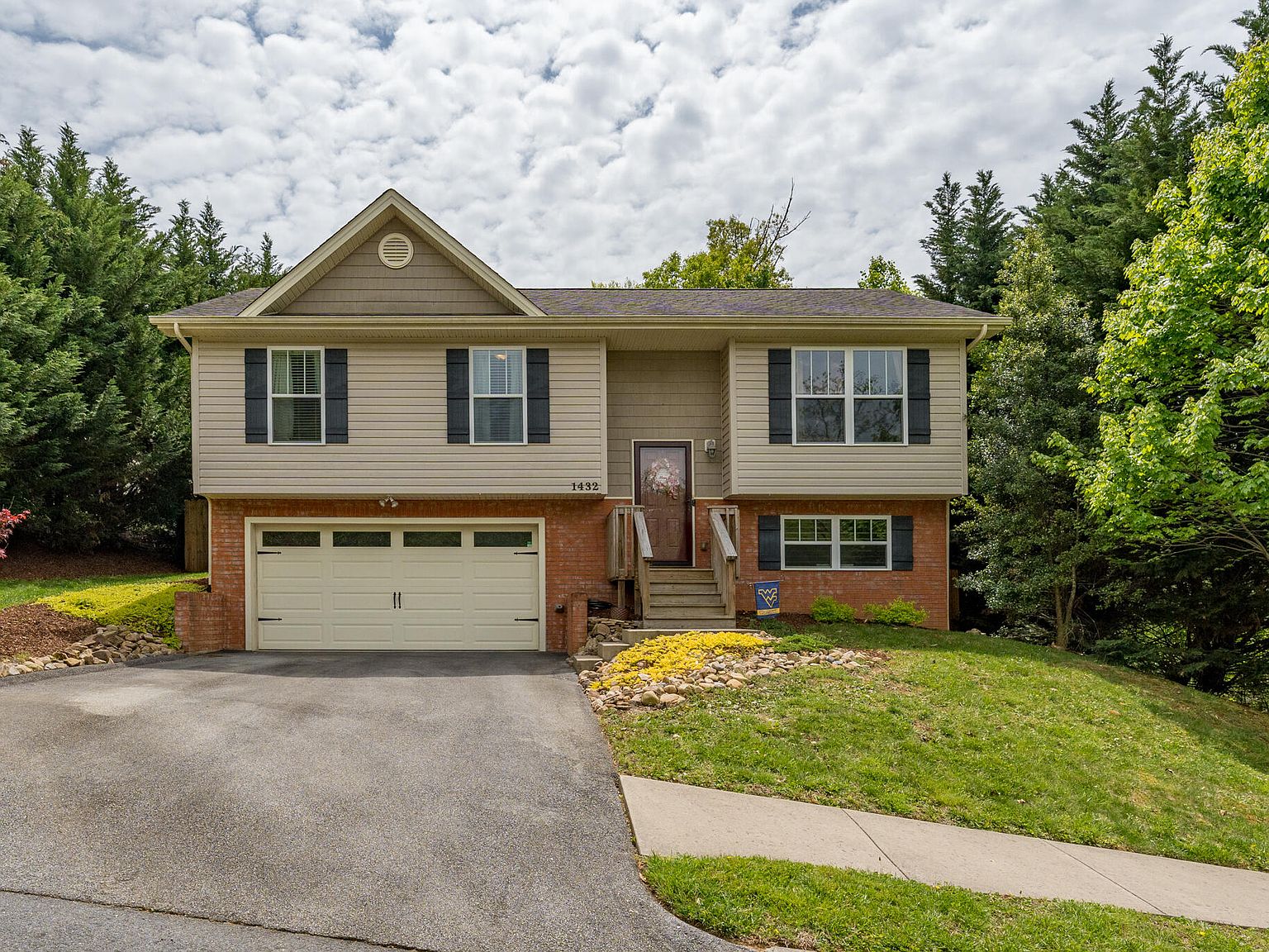 1432 Meadow Creek Ln, Jonesborough, TN 37659 Zillow