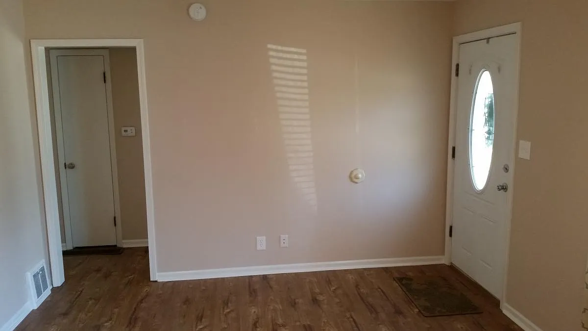 2 bed, 768 sqft, $1,200 — Photo 3