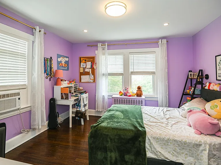 669 Doremus Ave — Photo 8