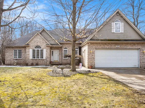 182 106th Ave, Plainwell, MI 49080