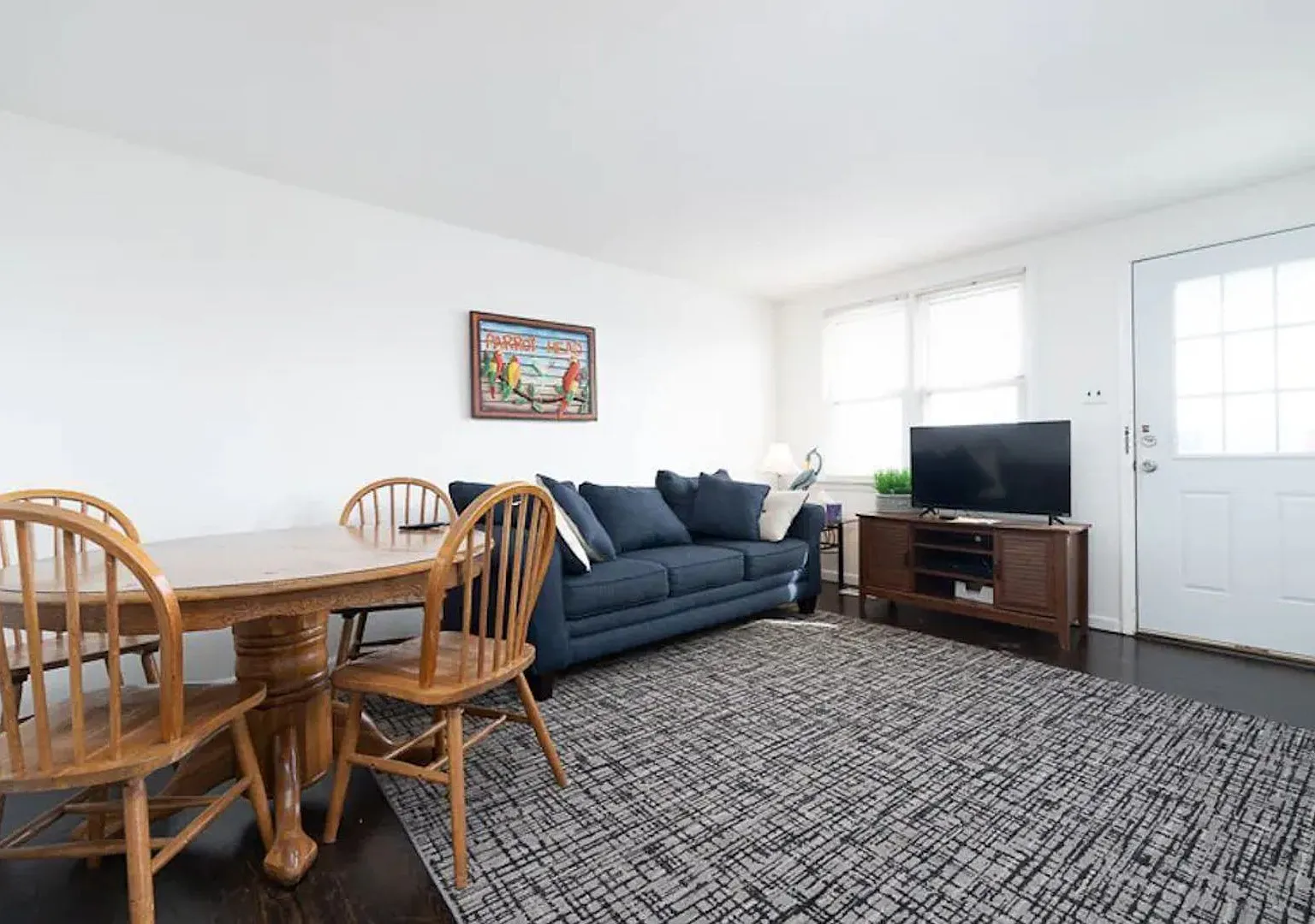 Beach Block - 2 Bed / 1 Bath - Winter Rental Only - Accommodates 4 — Photo 1