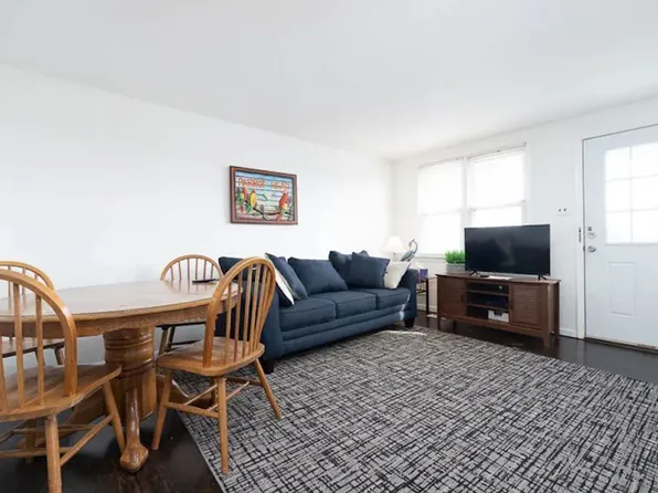 Beach Block - 2 Bed / 1 Bath - Winter Rental Only - Accommodates 4, 9 E 28th St, Avalon, NJ 08202
