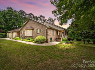 1808 Thompson Dr, Concord, NC 28025