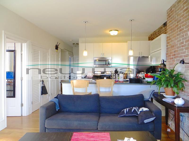 1st image of 656 Massachusetts Ave APT 2