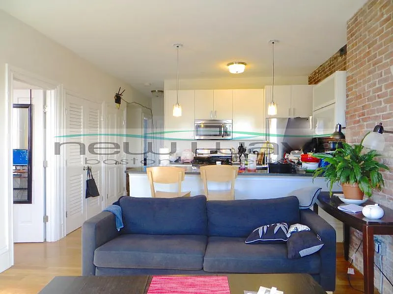 656 Massachusetts Ave #2