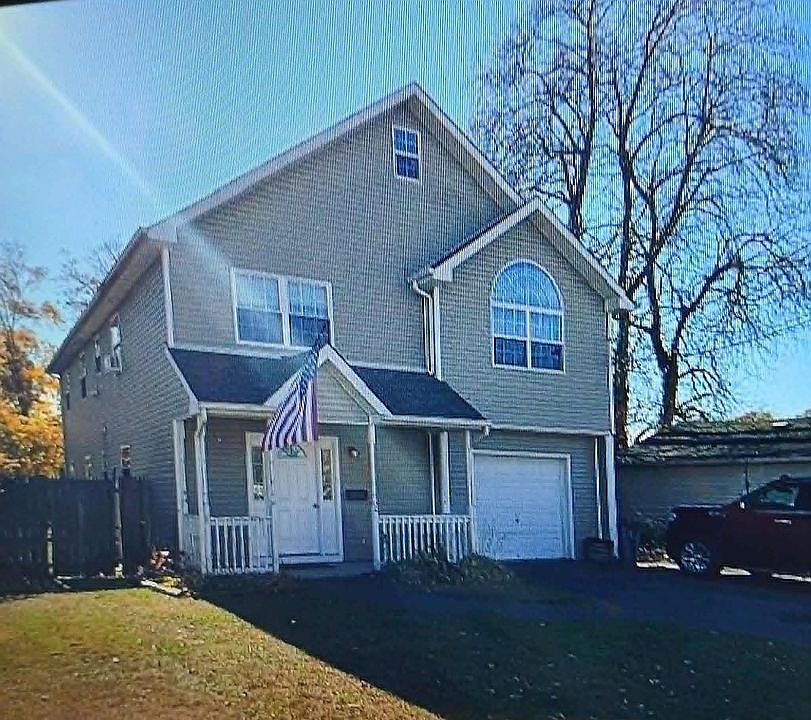 1st image of 2 Richard Ave