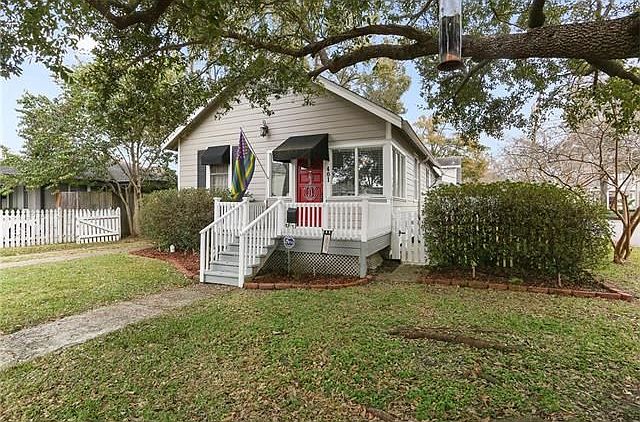1st image of 401 Metairie Lawn Dr
