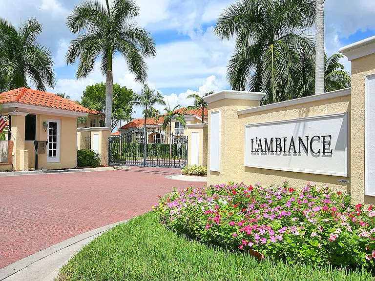 900 Lambiance Cir — Photo 17