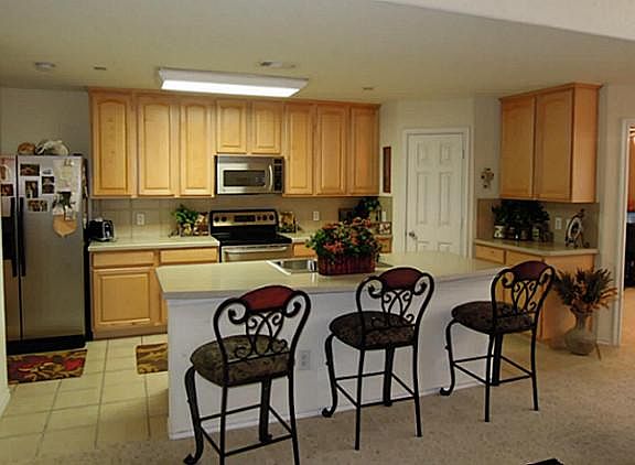 2nd image of 10011 Wake Bridge Dr