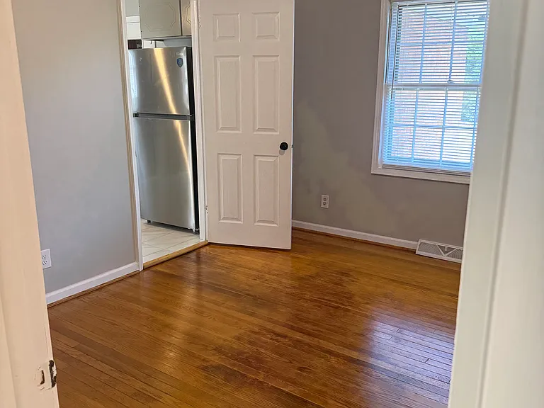 1923 Belcrest Dr — Photo 10