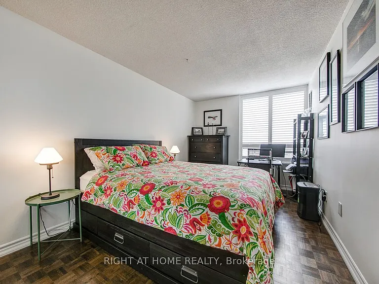 280 Simcoe St #1405 — Photo 24