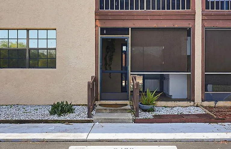 2480 SE Garden Ter #507 — Photo 22