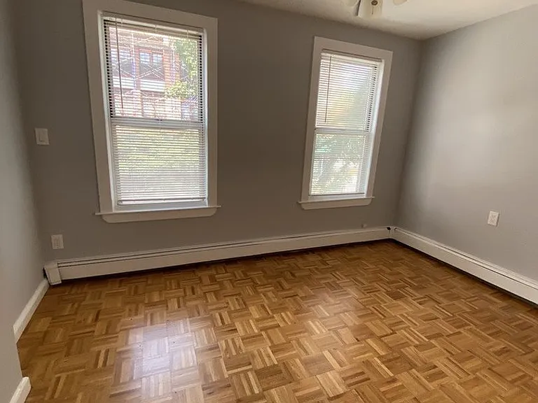 42 Main Street — Photo 10