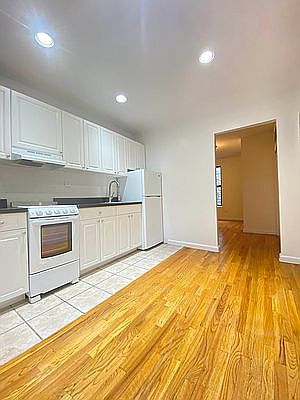 1st image of 225 E 89th St APT B2