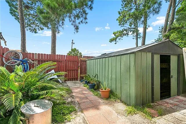 7404 N Sussex Pl — Photo 6